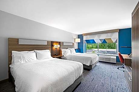 Standard Room with Two Queen Beds