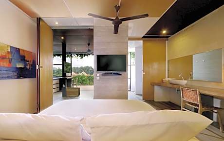 Apartment with Balcony