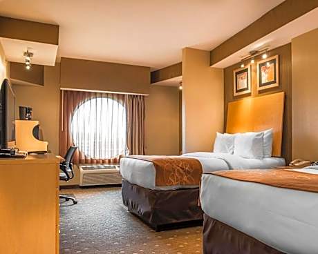 2 Double Beds, Suite, Nonsmoking