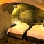 Caldera Cave Hotel