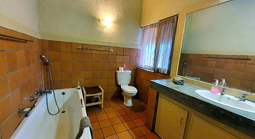 Ekuthuleni River Front Chalets