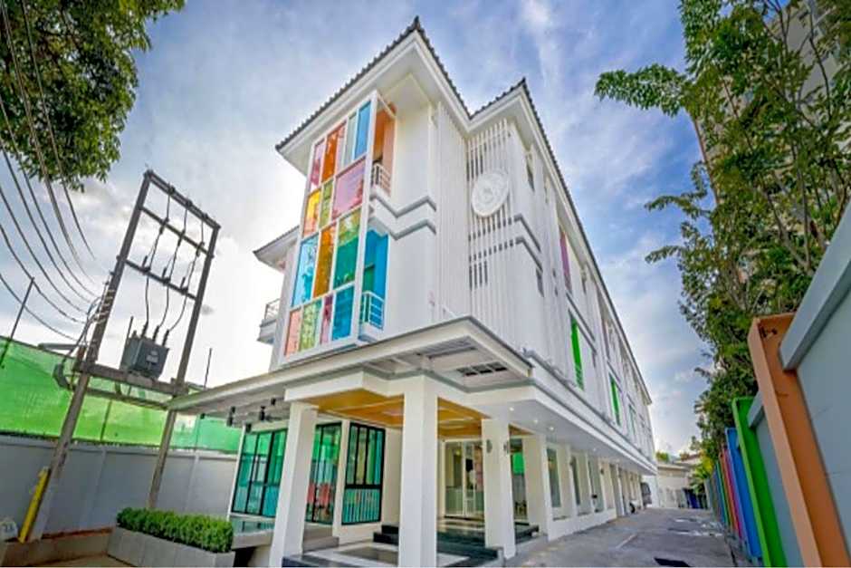 The Tint at Phuket Town Hotel