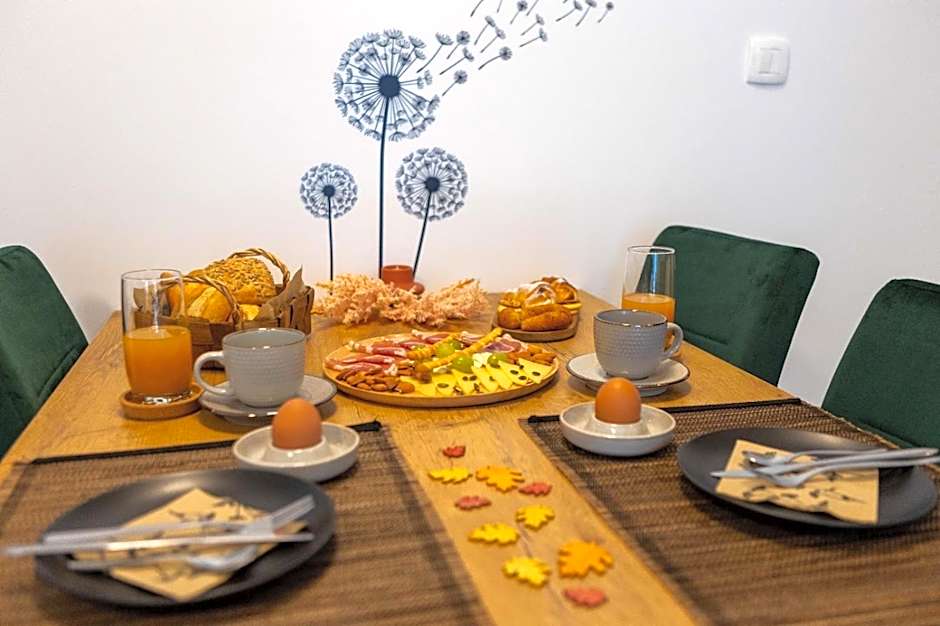 Apartment - free parking in garage , mountain and seaview , quiet neighbourhood