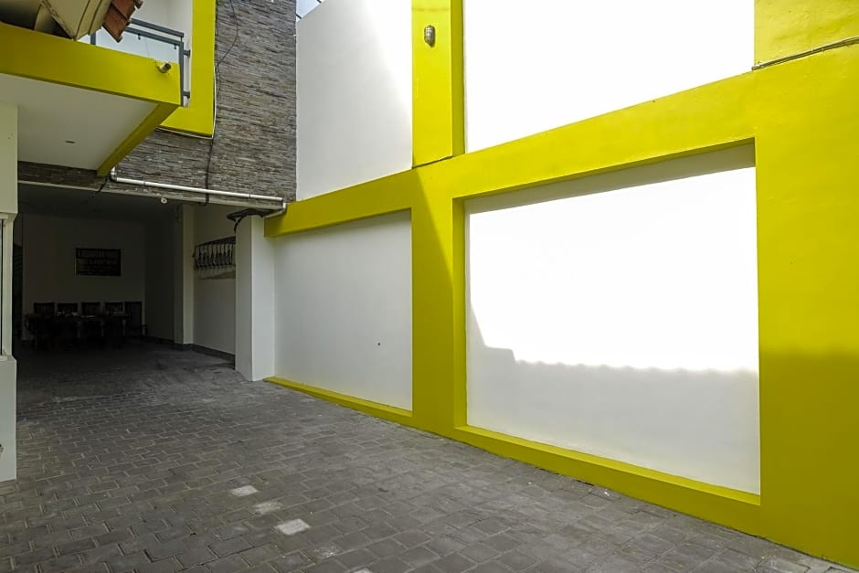 Urbanview Syariah Kadarman Home Laweyan by RedDoorz