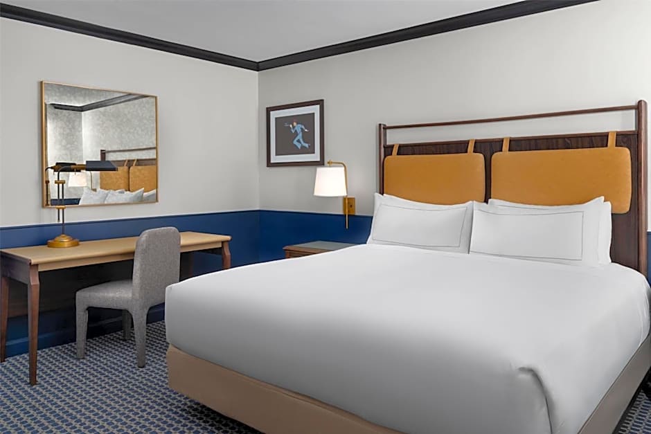 Hilton Orrington / Evanston