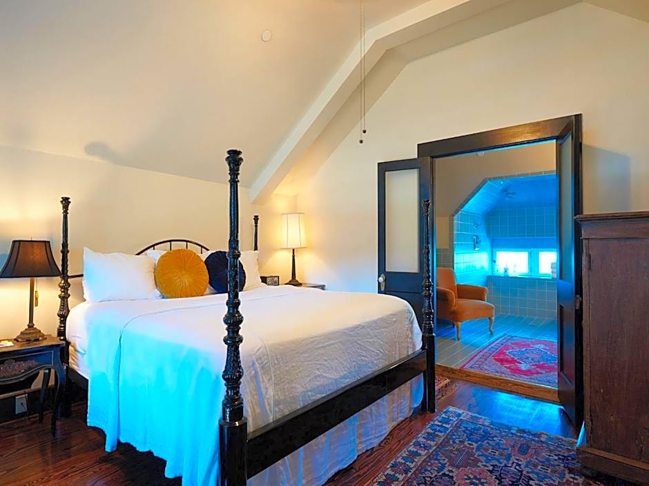Photo 1 of 15 of Penthouse Suite