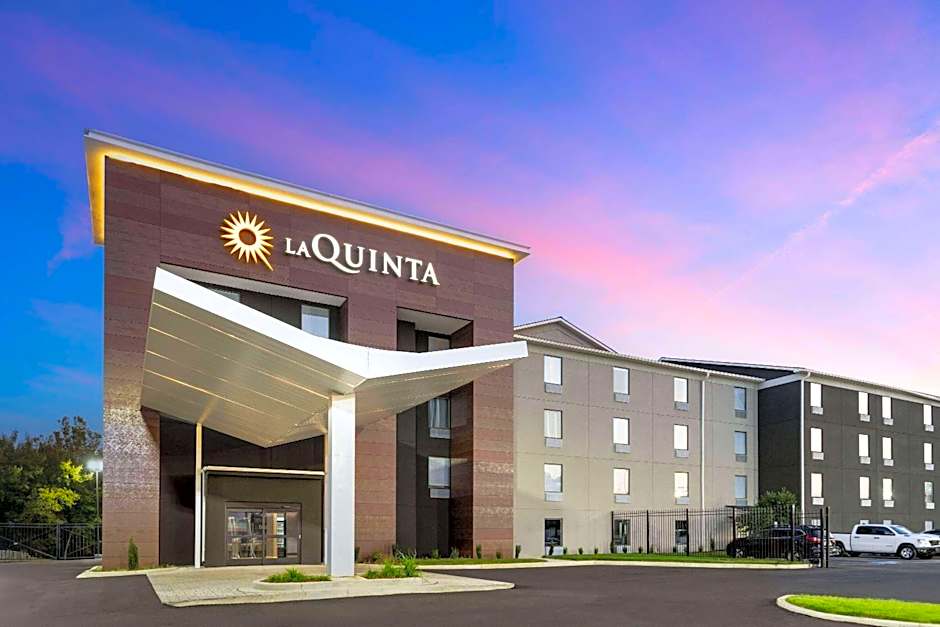 La Quinta Inn & Suites by Wyndham Memphis I-240