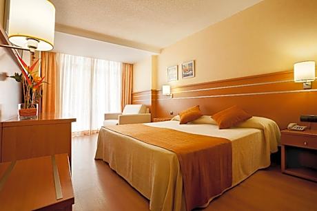 Triple Room (2 Adults + 1 Child)