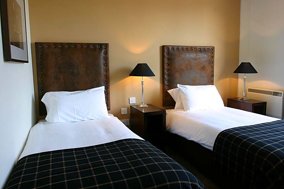 Eight Acres Hotel