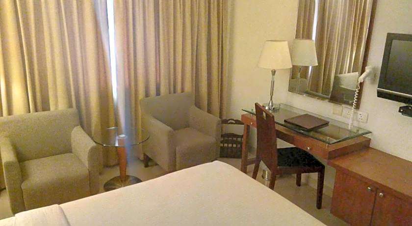 Hampshire Plaza Hotel
