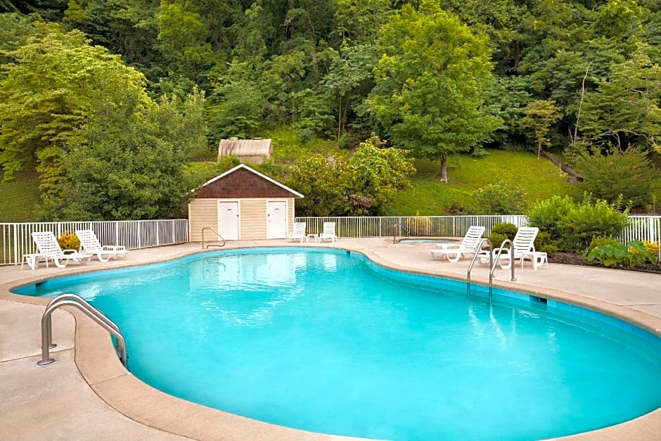Super 8 by Wyndham Cherokee