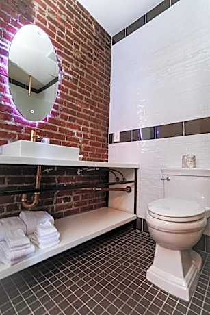 Deluxe Double Room (Two Full Bed)