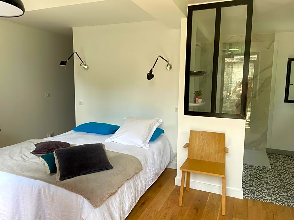 Cocon en lisière de forêt