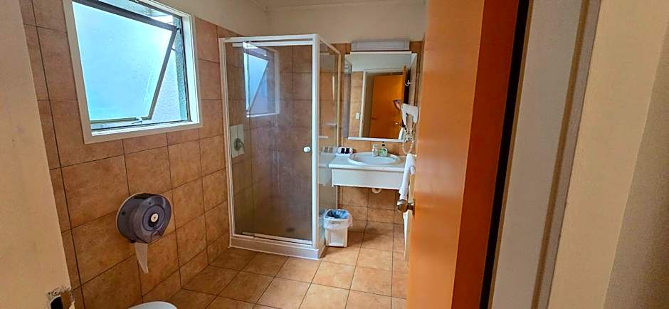 Baden Lodge Motel - PRIVATE SPA Bath