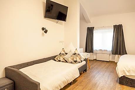 Classic Quadruple Room