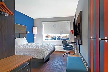 1 King Hearing Accessible