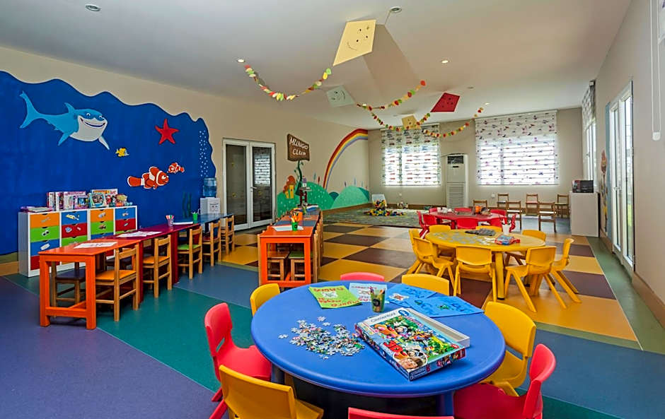 Tui Magic Life Jacaranda