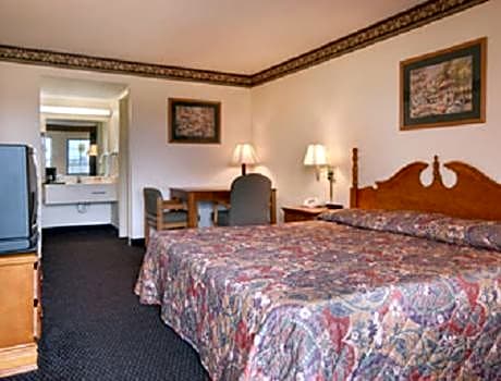 Days Inn & Suites by Wyndham Kokomo
