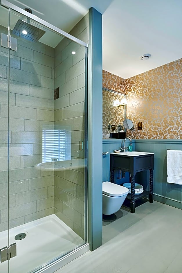 Monkstadt 1745 Restaurant with Rooms