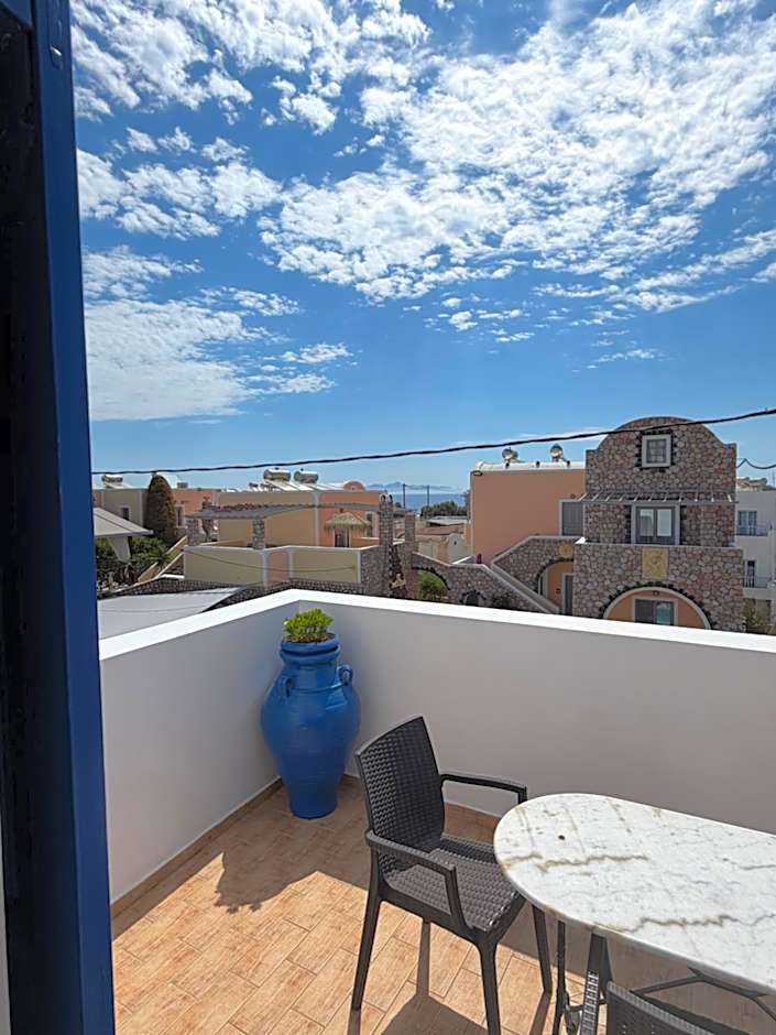 Leonidas Apartments