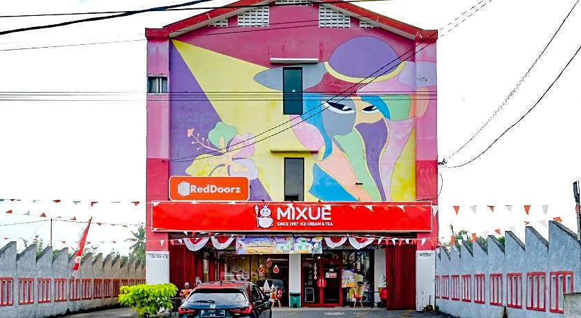 RedDoorz @ myRoom UMY