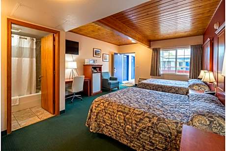 2 Queen Beds Non-Smoking