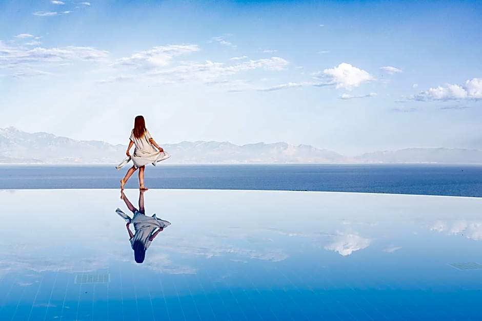 WHITE DONKEY BOUTIQUE Hotel