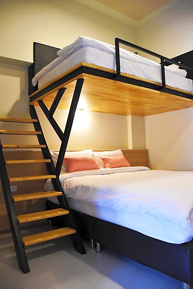 Photo 1 of 10 of Triple Room with Bathroom