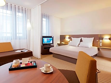 Executive Suite - 1 double bed, 1 single bed an d 1 single sofa bed