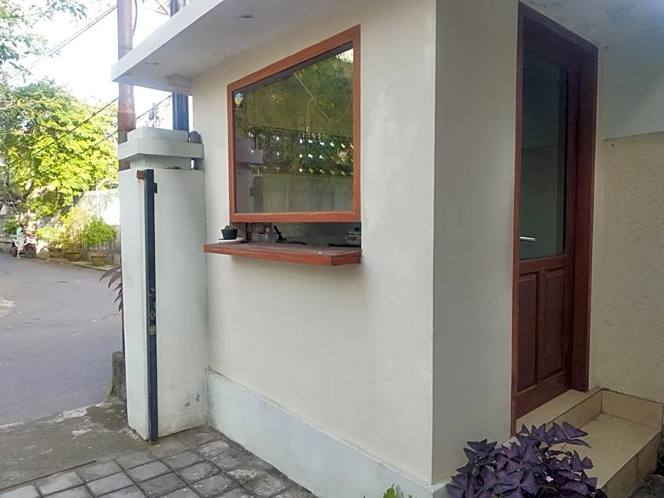 Adi Pelita Sari Bali