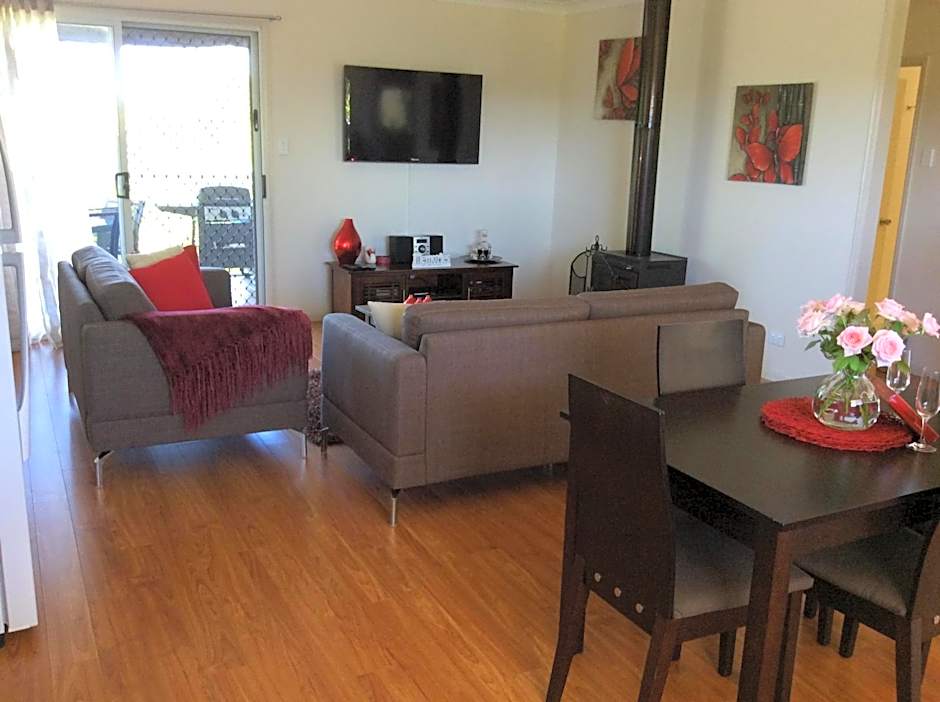 Tinaroo Sunset Retreat