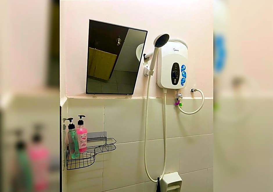 Hostel Black88 Airport Transit - Self Check in