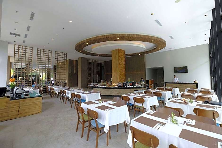 Hotel AYOLA Lippo Cikarang