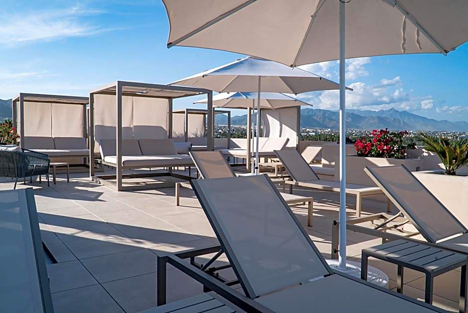 Flamboyan Hotel & Residences