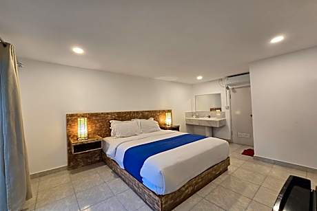 Deluxe Double Room with Shower