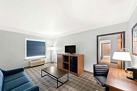 Suite with Two Queen Beds - Non-Smoking