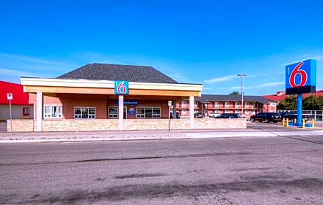 Motel 6-Lethbridge, AB