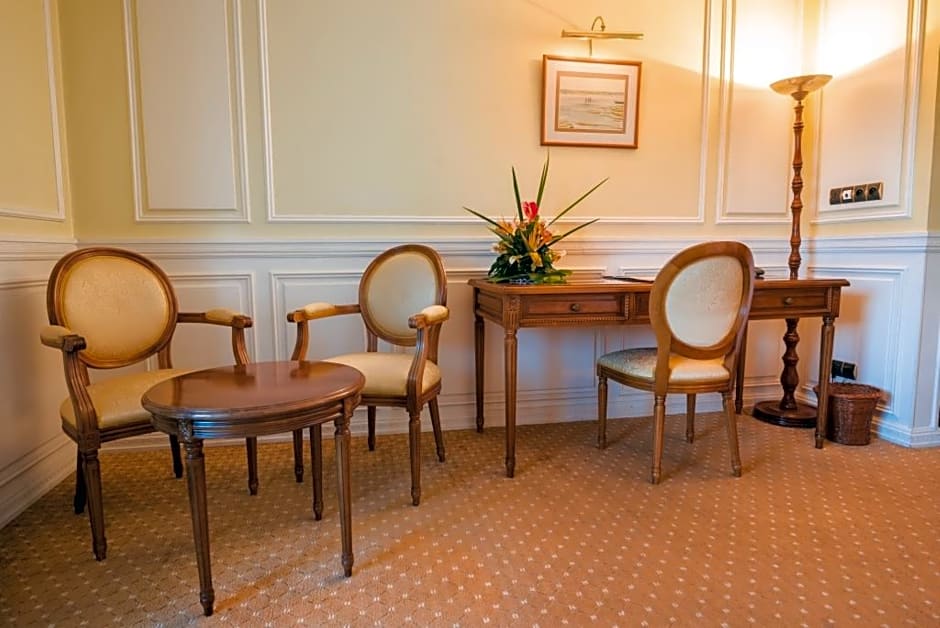 Hotel Colbert Spa & Casino