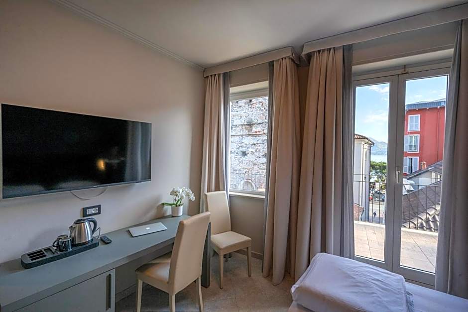 Cavour 30TRE - Hotel Moderno