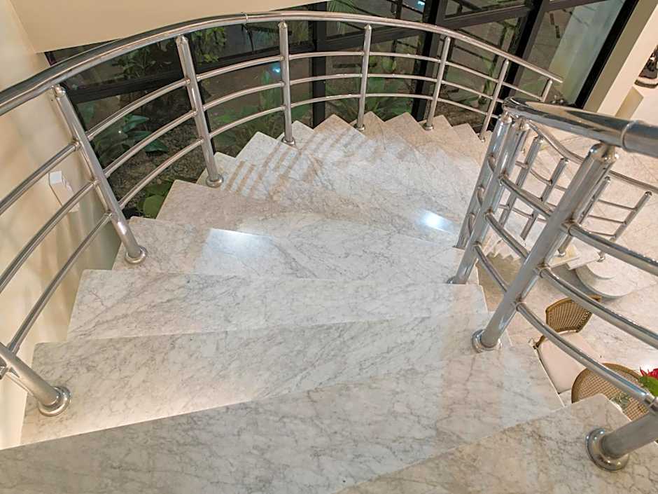 Tsue The Palace Flats