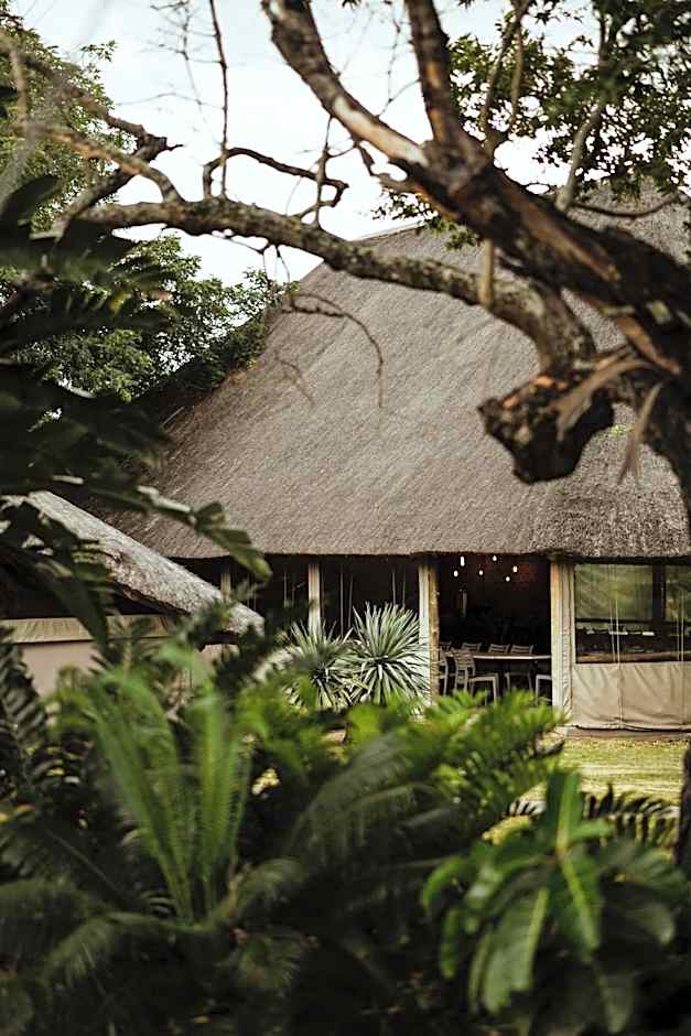 Unyati Safari Lodge