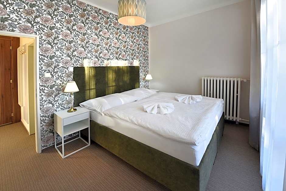 APLEND Hotel Lujza Major