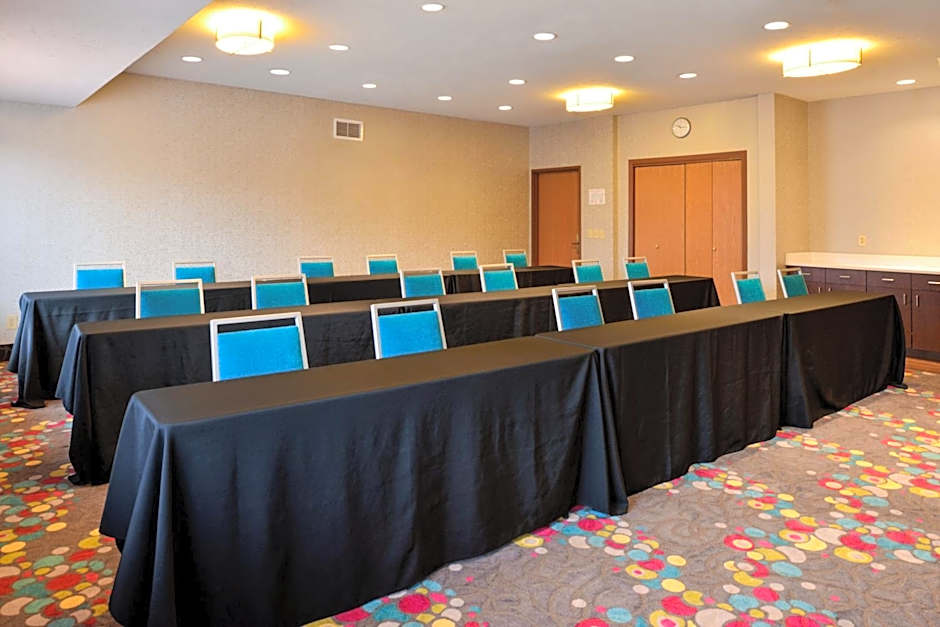 Holiday Inn Express Hotel & Suites Omaha West By IHG