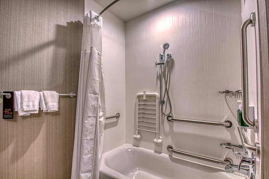 Courtyard by Marriott Fargo