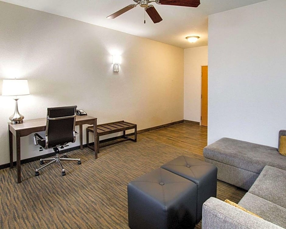 Comfort Suites San Angelo near University