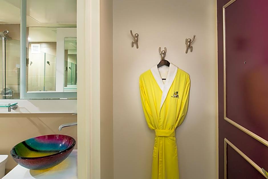 Staypineapple, An Artful Hotel, Midtown