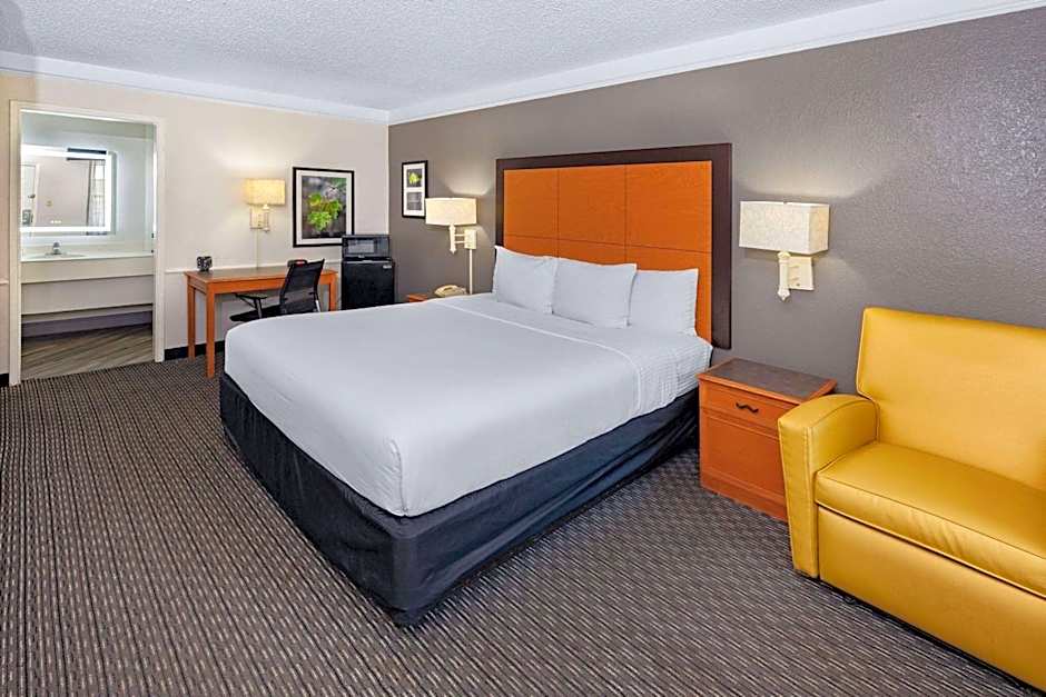 La Quinta Inn & Suites by Wyndham Laredo