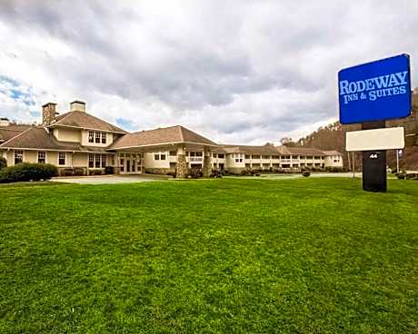 Rodeway Inn & Suites Cherokee On the River
