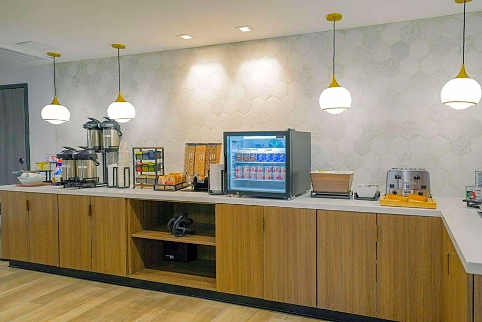 La Quinta Inn & Suites by Wyndham Santa Cruz