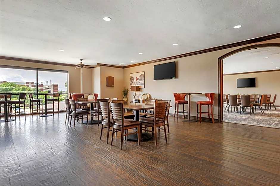 Best Western Plus Cimarron Hotel & Suites